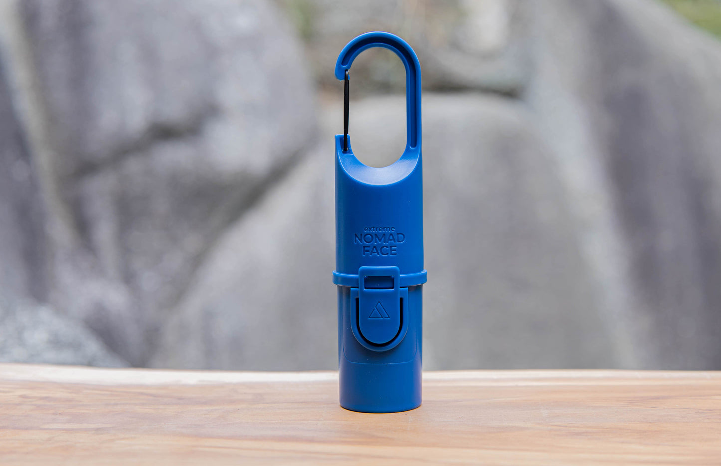 Protector Solar Mineral SPF50+ Azul Marino | The Nomad Face