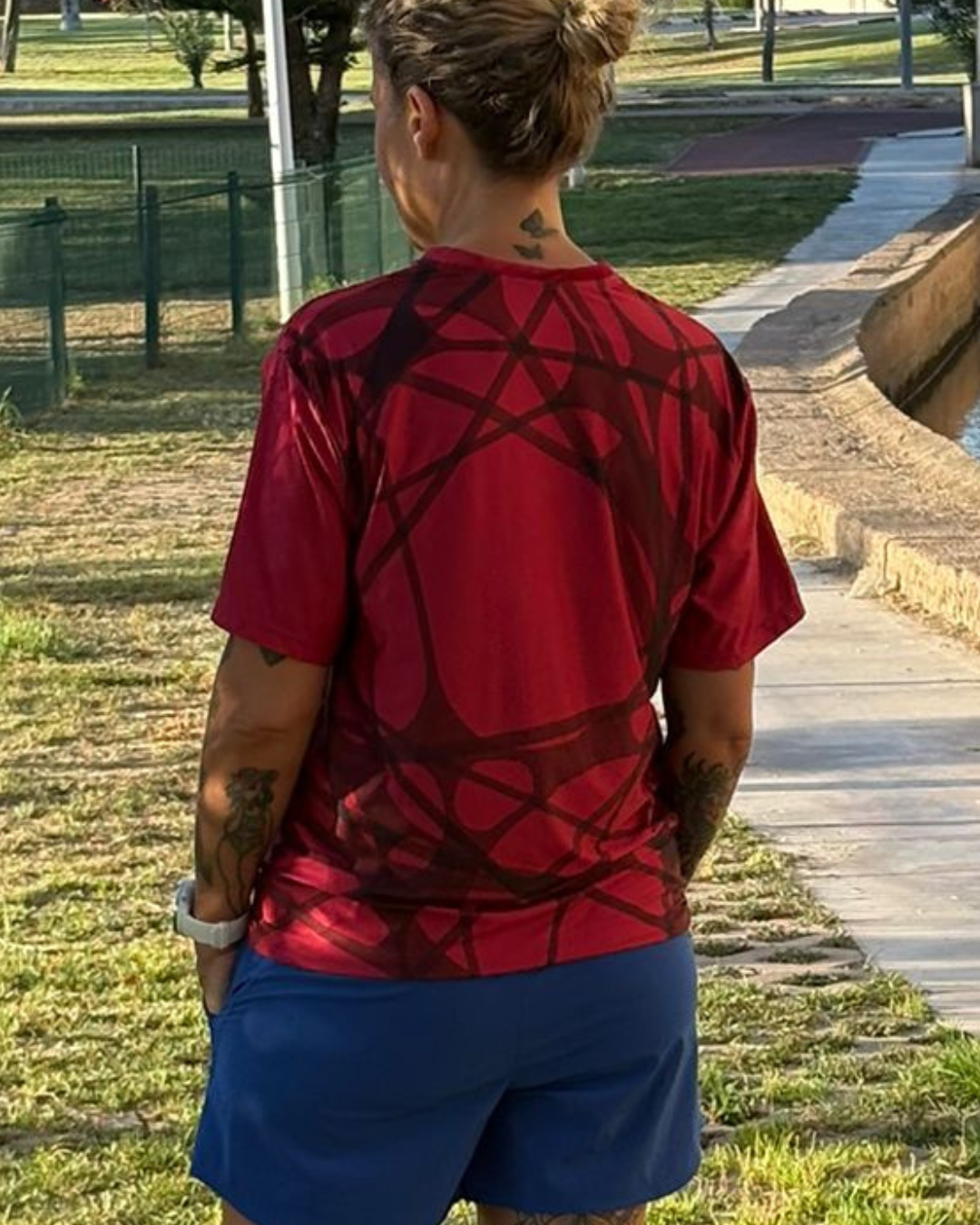 Camiseta técnica unisex UPF50+ Emberline – Protección solar activa con estilo